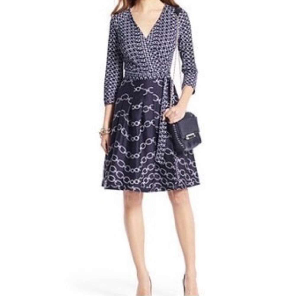 Diane von Furstenberg Silk Wrap Dress Monochrome Print Size 2